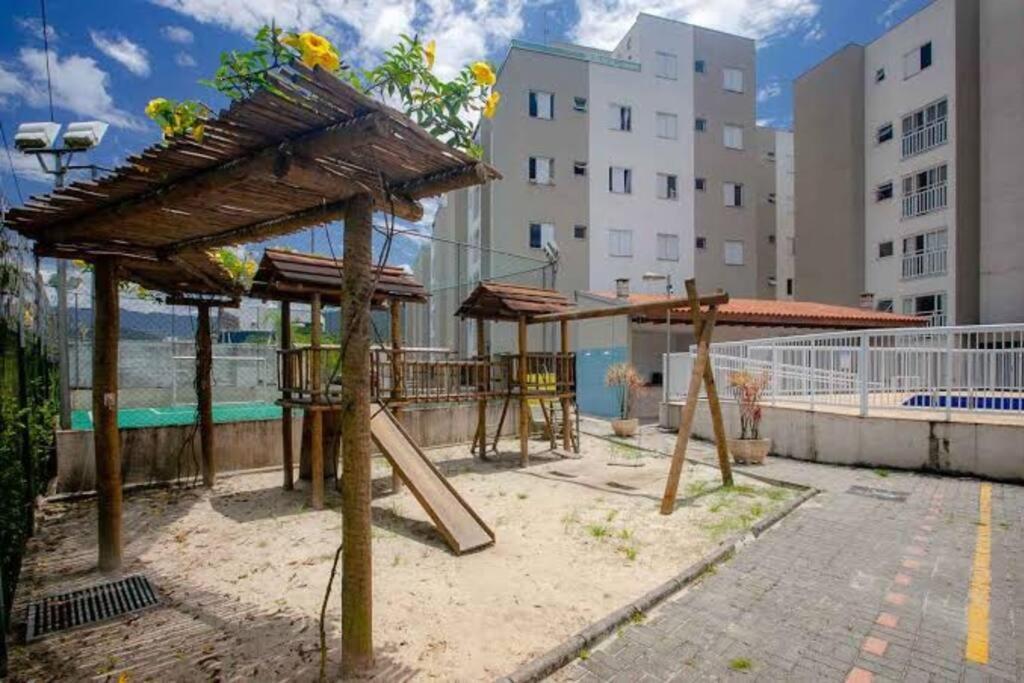 Apto Em Ubatuba Divisa Com A Praia De Itagua E Facil Acesso As Praias Fica Ao Lado Do Atacado Tenda Da Rodovia Rio Santos Exterior foto
