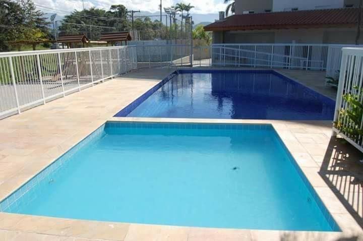 Apto Em Ubatuba Divisa Com A Praia De Itagua E Facil Acesso As Praias Fica Ao Lado Do Atacado Tenda Da Rodovia Rio Santos Exterior foto